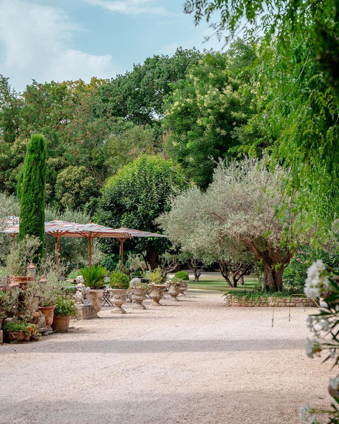 Hotel Mas Des Comtes De Provence Tarascon Exterior foto