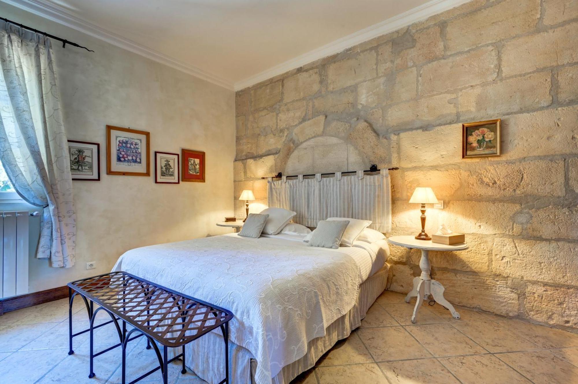 Hotel Mas Des Comtes De Provence Tarascon Exterior foto