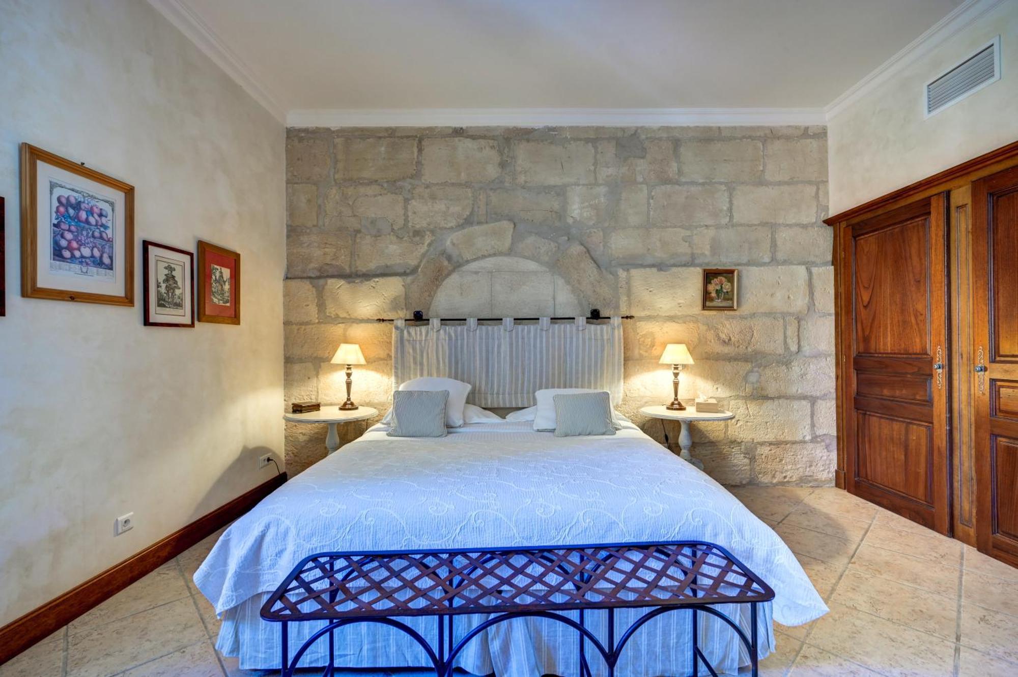 Hotel Mas Des Comtes De Provence Tarascon Exterior foto